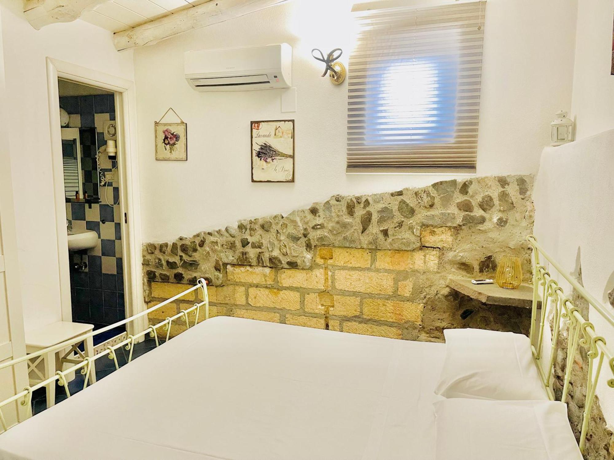 Bed and Breakfast Borgo Camicia In Barcellona Pozzo di Gotto Zimmer foto