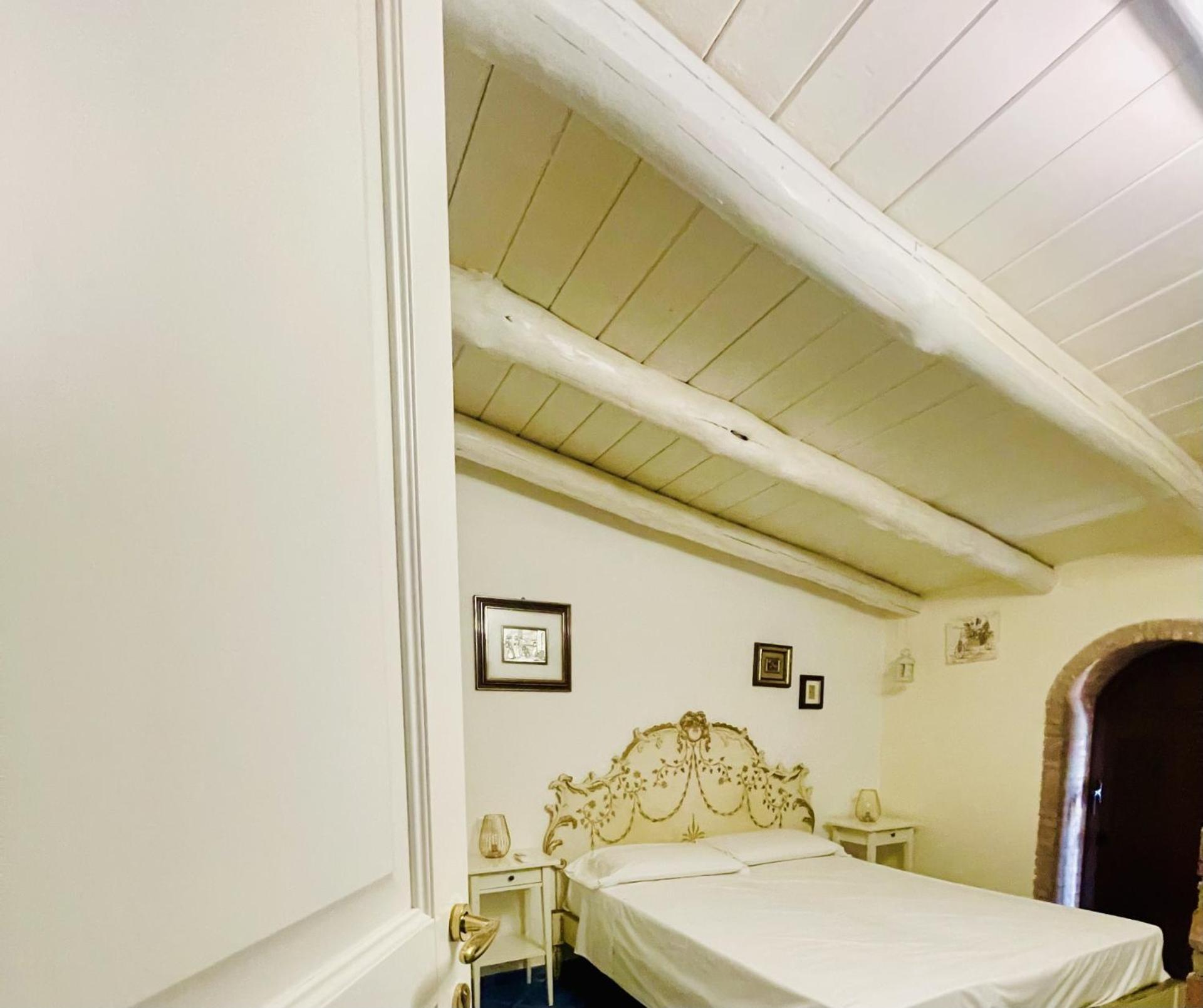 Bed and Breakfast Borgo Camicia In Barcellona Pozzo di Gotto Exterior foto